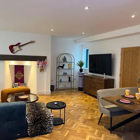 Quirky Getaway @ The Old Bakery *