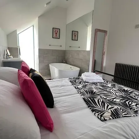 Holiday home Quirky Getaway @ The Old Bakery