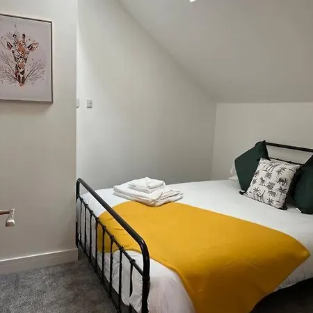 Quirky Getaway @ The Old Bakery Holiday home