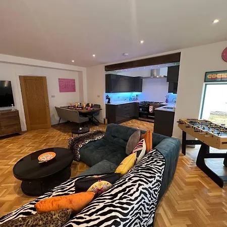 Quirky Getaway @ The Old Bakery * Bristol