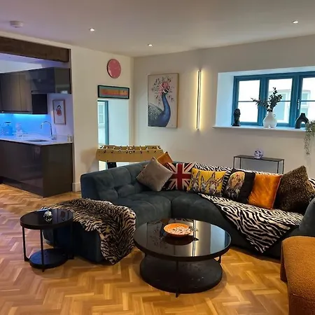 Quirky Getaway @ The Old Bakery *