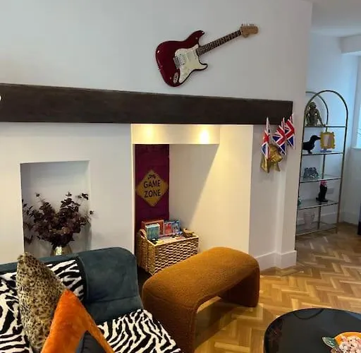 Quirky Getaway @ The Old Bakery Holiday home Bristol