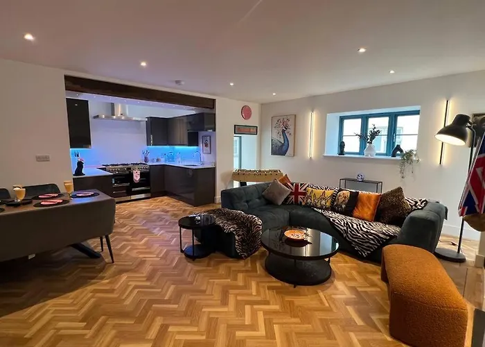 Quirky Getaway @ The Old Bakery Holiday home