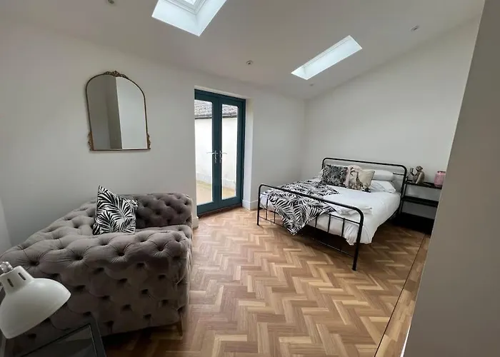 Quirky Getaway @ The Old Bakery * Bristol