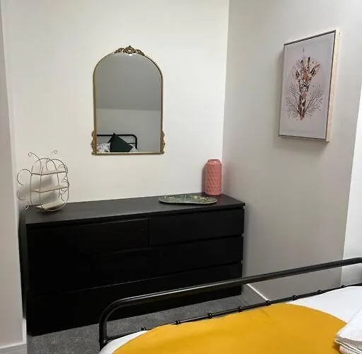 Quirky Getaway @ The Old Bakery Holiday home *