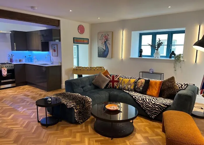 Quirky Getaway @ The Old Bakery *