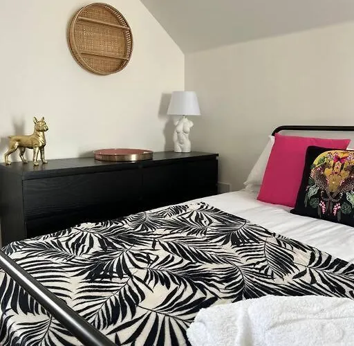 Holiday home Quirky Getaway @ The Old Bakery