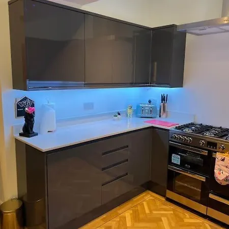 Quirky Getaway @ The Old Bakery * Bristol